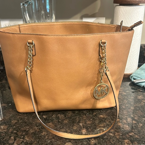 Michael Kors Purse - Picture 1 of 3